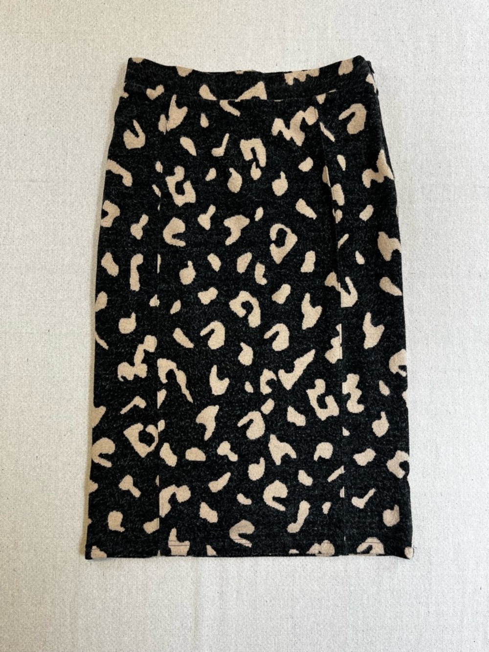 Anthropologie Black and Cream Leopard-Print Pencil Skirt